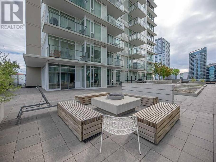 Modern Suite Calgary Downtown 5 Min Walk Stampede Exterior foto