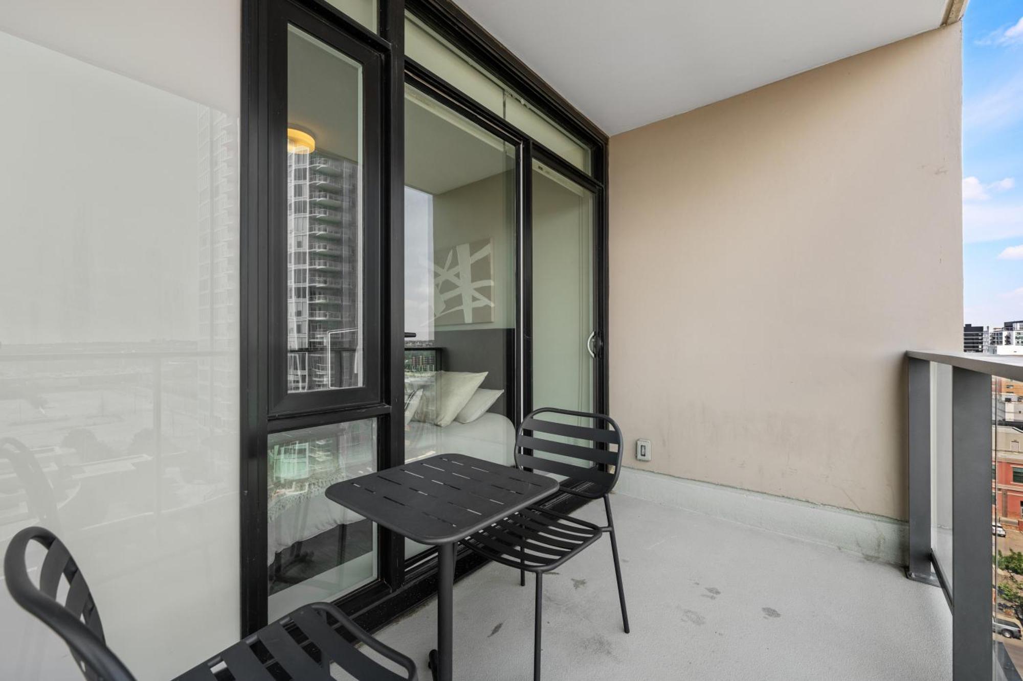 Modern Suite Calgary Downtown 5 Min Walk Stampede Exterior foto