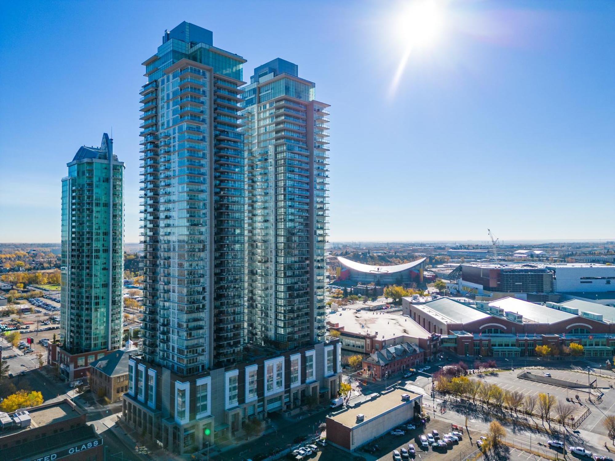 Modern Suite Calgary Downtown 5 Min Walk Stampede Exterior foto
