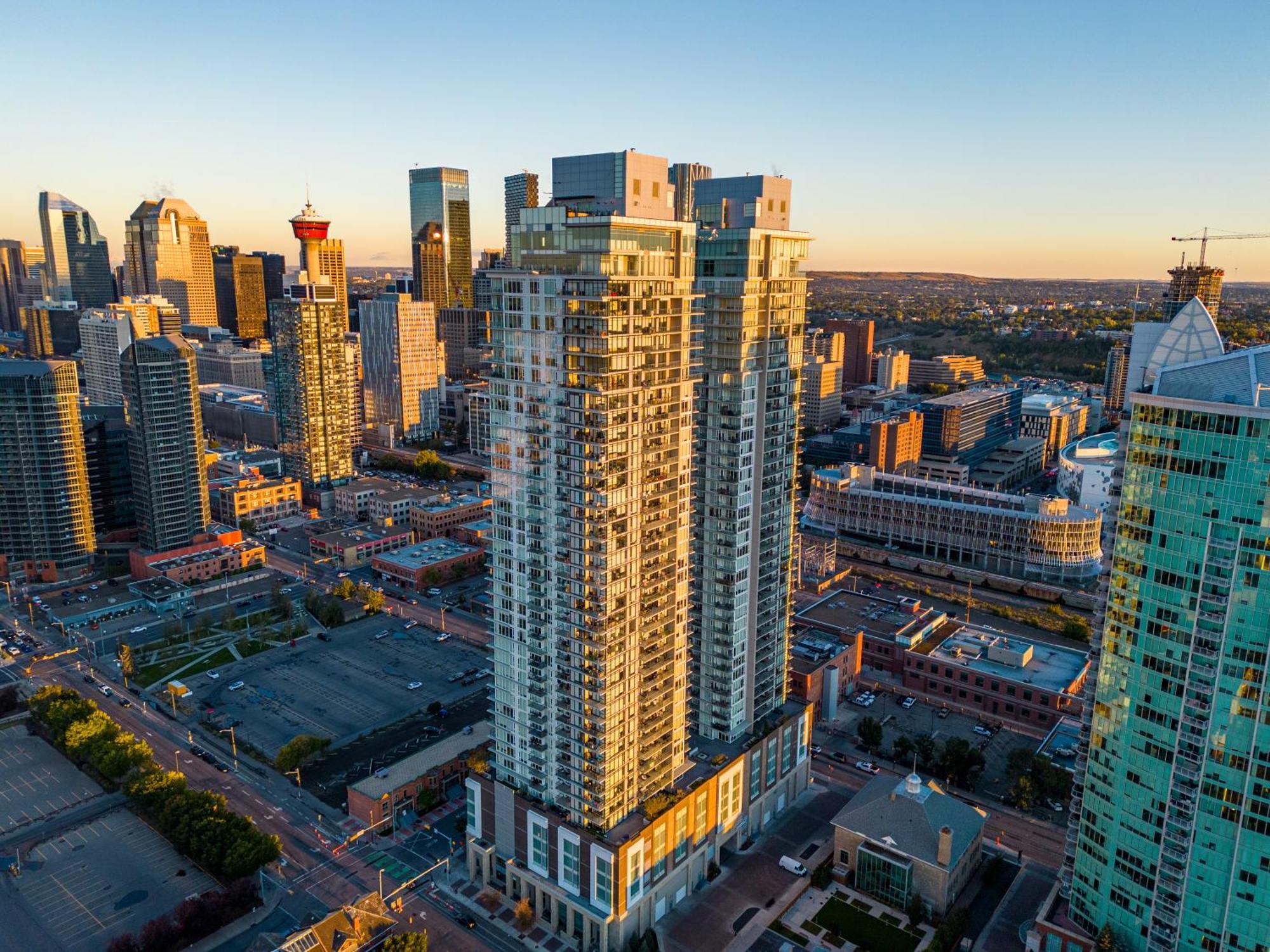 Modern Suite Calgary Downtown 5 Min Walk Stampede Exterior foto
